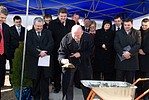 Fotoreportaż z uroczystości wkopania kamienia węgielnego pod fabrykę firmy Borg Warner
