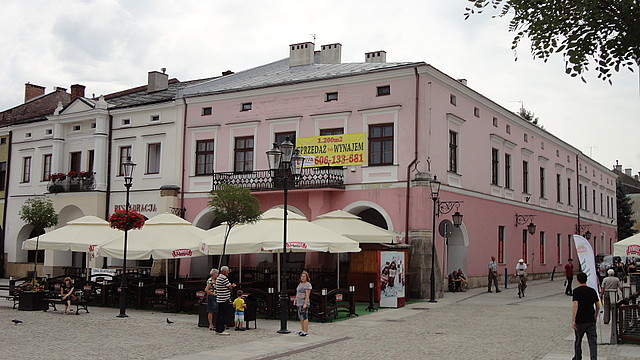 Budynek gastronomiczno – hotelowy w Krośnie